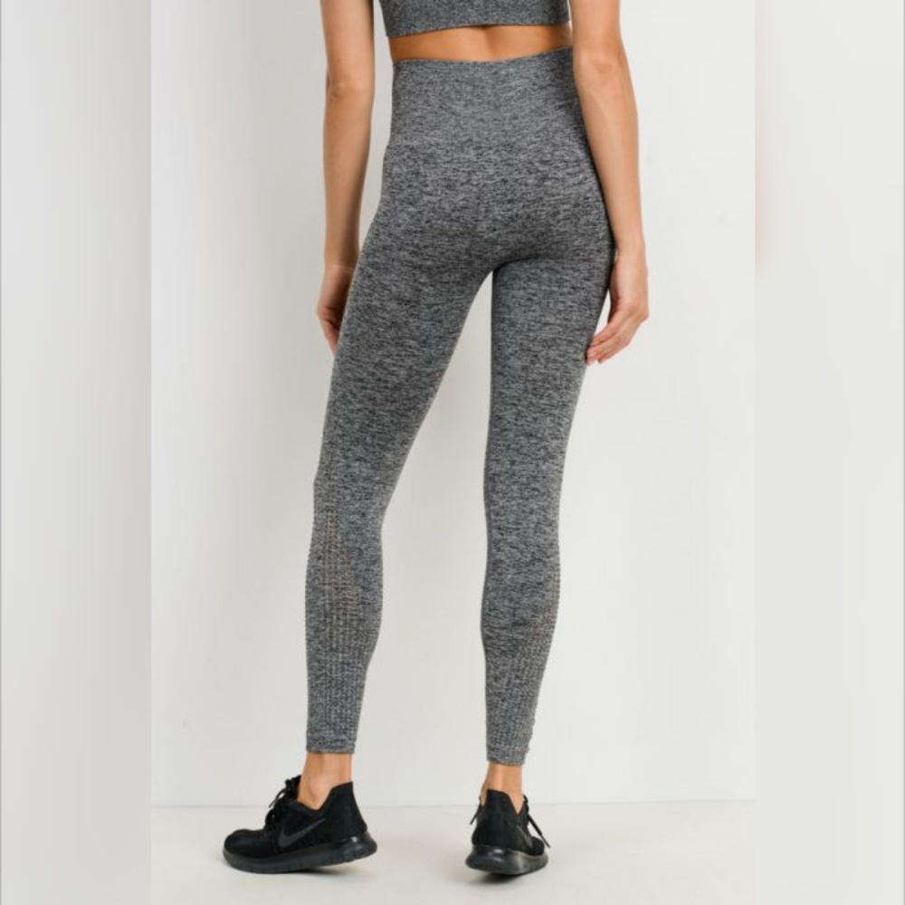 Perforated Cascade Wrap Seamless Highwaist Legging - Picture 4 of 7